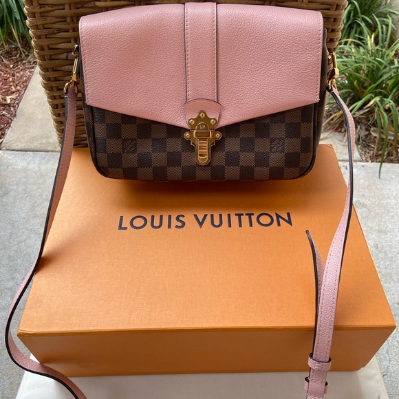 AUTHENTIC LOUIS VUITTON CLAPTON DAMIER EBENE MAGNOLIA CROSSBODY - Picture 2 of 12